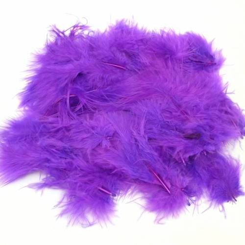 Sachet d'environ 30 plumes de décoration teintées violet 5-10cm