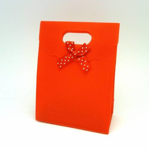 Pochette cadeaux uni rouge plastifié mat avec noeud rouge à pois bla