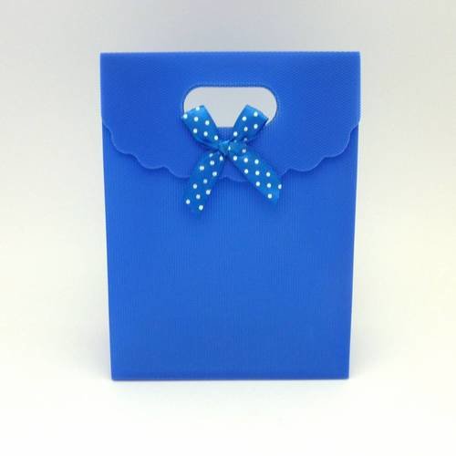 Pochette cadeaux uni bleu électrique plastifié mat avec noeud bleu