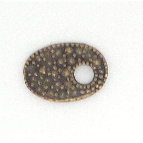 Breloque, pendentif ovale gravé de points, martelé en métal couleur bronze 16 