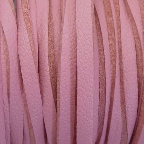 Cordon plat cuir synthétique de couleur rose pâle 2,5mm