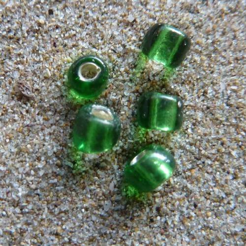 90 perles en verre de couleur vert 4mm