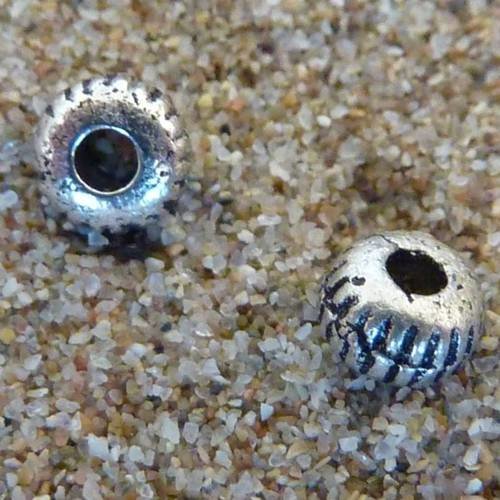 Perles ronde en métal argenté strié 3,3mm très petite et fine