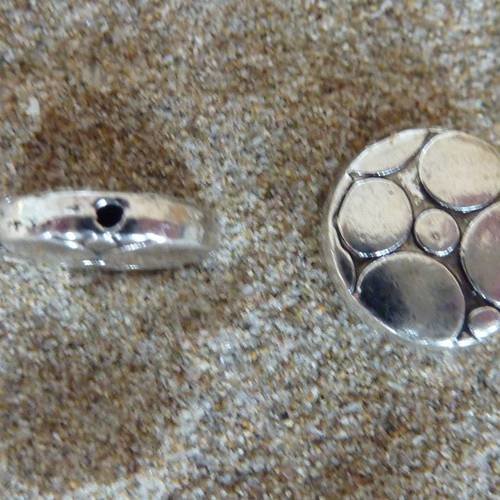 Perles ronde pastille gravé de ronds, disques, ballon en métal argenté