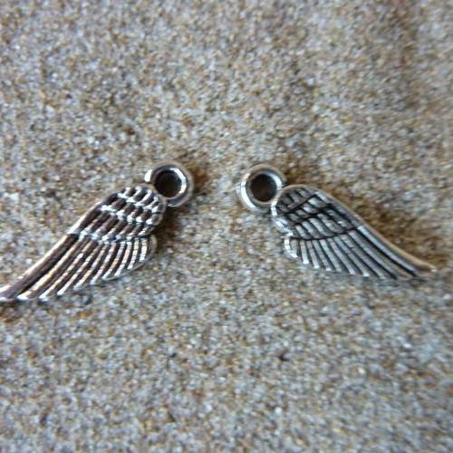 Breloque pendentif aile d'ange, plume en métal argenté 