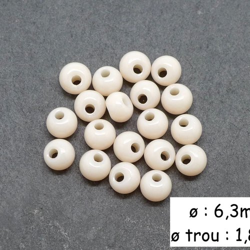 20 perles ronde 6mm, trou décentré, de couleur beige, crème