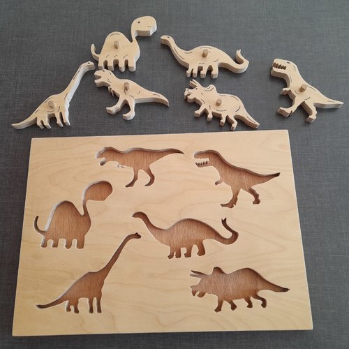 Puzzle en bois,dinosaures,6 pièces. modèle unique.
