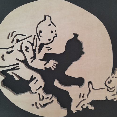 Tintin, milou, tableau en bois découpe  à la scie à chantourner , création artisanale .