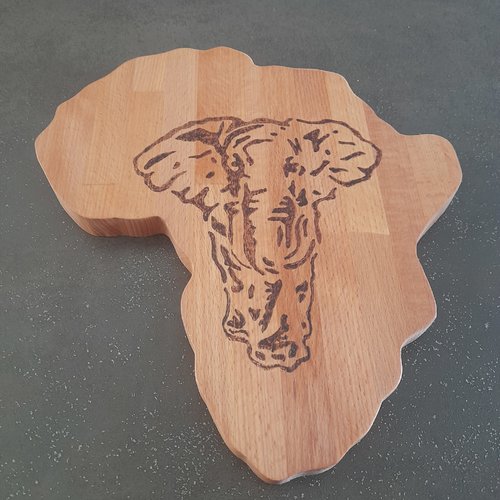 Afrique, contour carte, dessous de plat en bois massif. création artisanale française.