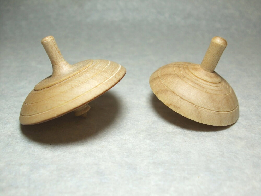 Lot De 2 Toupies En Bois Traditionnelles + Cordes + 6 Crayons De Couleur - Fabriqué Main En Espagne
