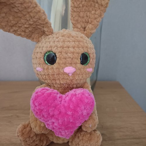 Lapin avec un coeur