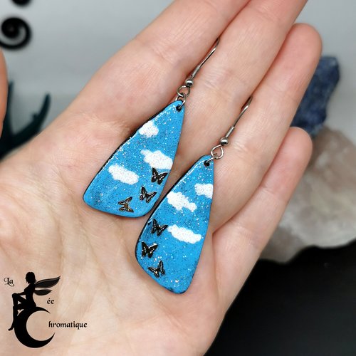 Boucles d'oreilles ailettes nail art envolée de papillons. bijou en acier inoxydable