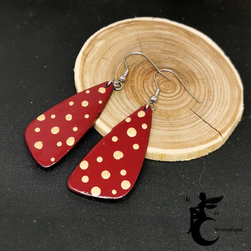Boucles d'oreilles ailettes nail art à pois rouge et or