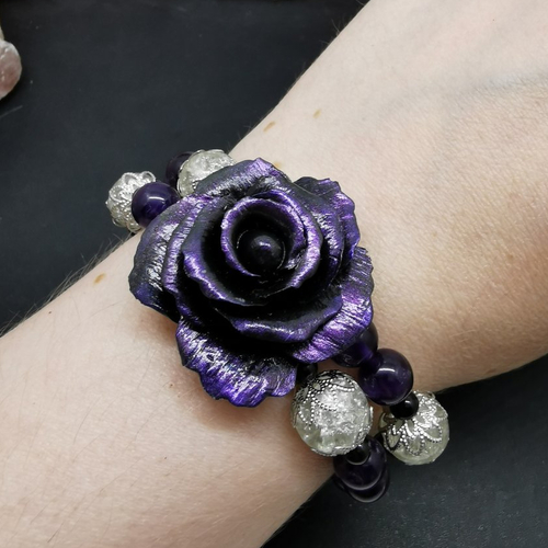 Bracelet rose gothique romantique - améthyste et obsidienne - noir et violet - bijou unique et fait main