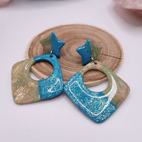 Boucles d'oreilles tendance rétro bicolor vert et turquoise, or et paillettes