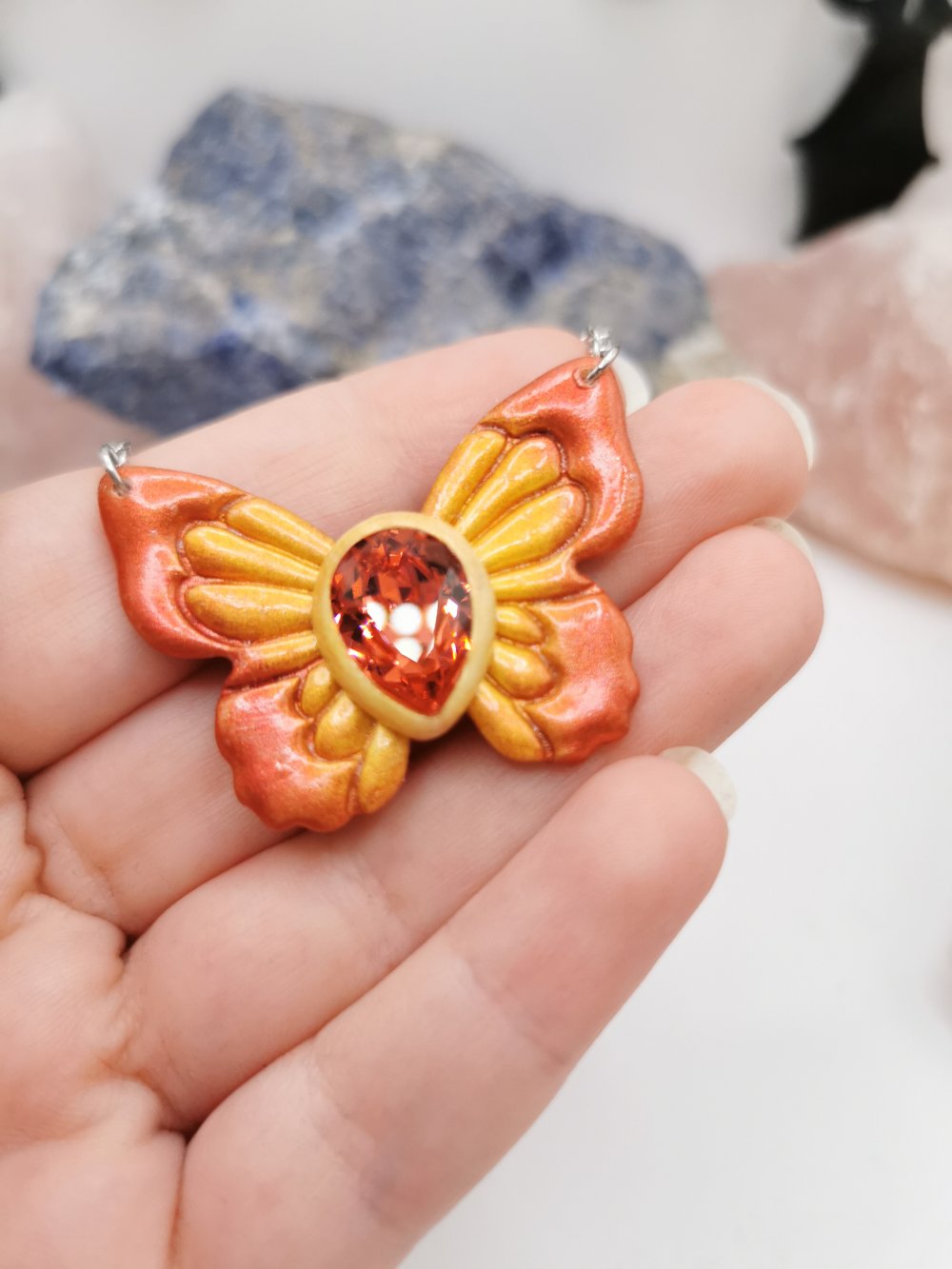 Collier papillon de feu - bijou en acier inoxydable orange / rouge et  cristal - Un grand marché