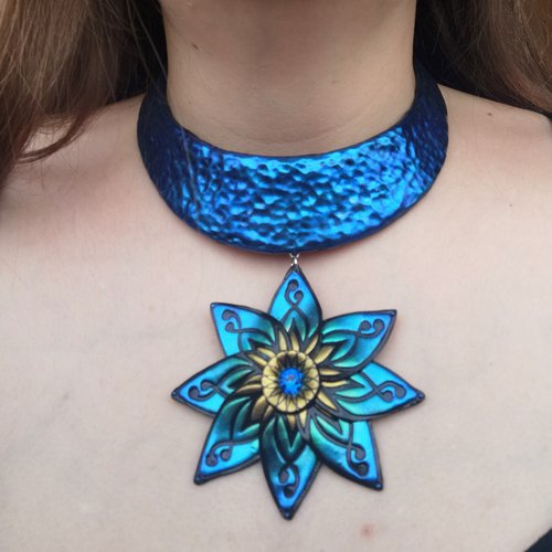 Collier plastron fleur lotus bleu / turquoise - collier fait main - création unique