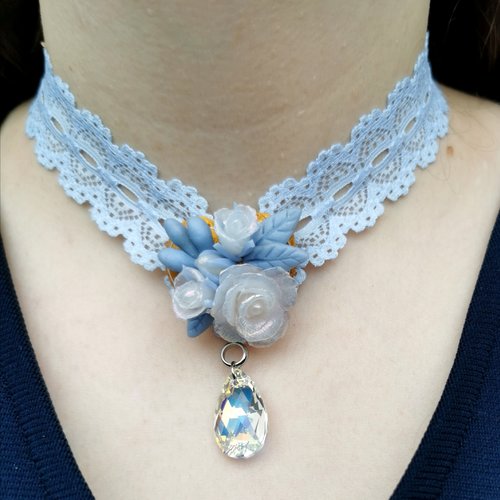 Collier romantique bleu/mauve et dentelle - bijou fait main bleu et irisée - mariage - cadeau saint valentin