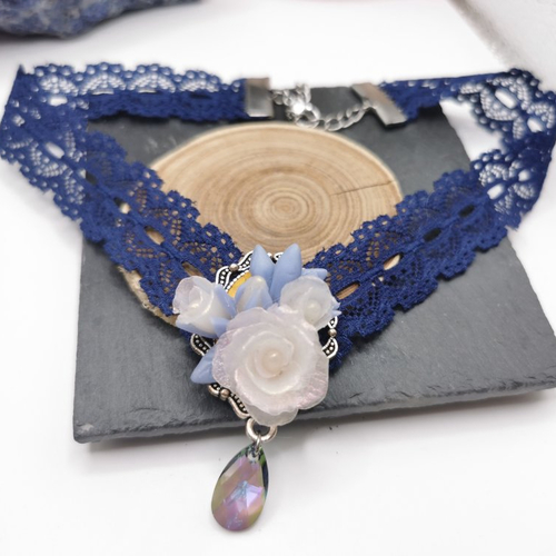 Collier romantique bleu/mauve et dentelle - bijou fait main bleu et irisée - mariage - cadeau saint valentin