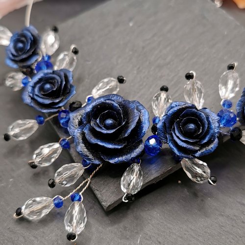 Collier/diadème roses bleues et noires - bijou gothique romantique unique mariage, cérémonie, soirée - composition florale