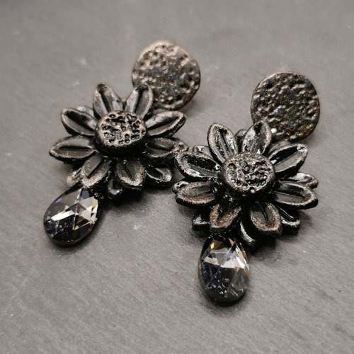 Boucles d'oreilles élégance gothique, en noir et en paillettes - romantisme en noir - acier inoxydable - fleur