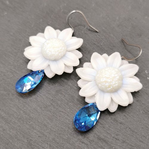 Boucles d'oreilles fleurs blanches - bijoux de mariage - mariée champêtre et romantique