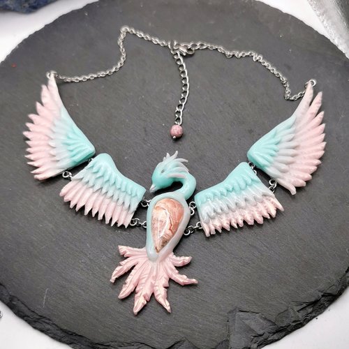 Collier articulé phénix pastel - cabochon de rhodocrosite - bijou unique - pâte polymère et acier inoxydable - collier féerique