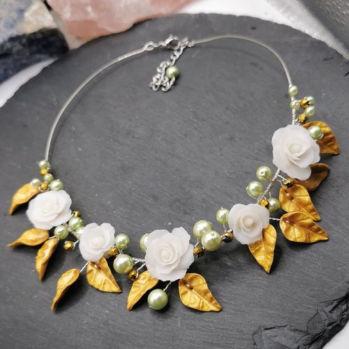 Collier roses blanches - bijou romantique unique mariage, cérémonie, soirée - bijou féerique
