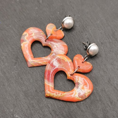 Boucles d'oreilles cœurs tendance rétro et romantique corail, rouge et or
