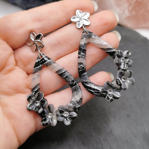 Boucles d'oreilles tendance rétro et romantique noire et argent