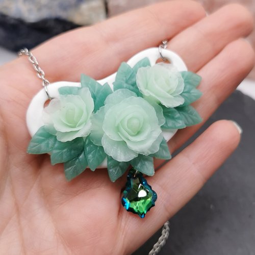 Collier rosier vert - saint valentin - bijou fait main en acier inoxydable