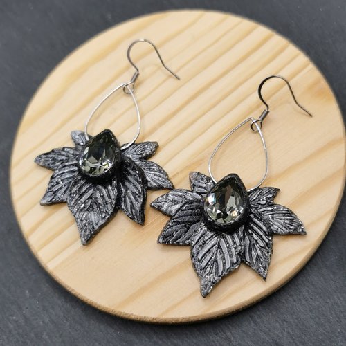 Boucles d'oreilles pendantes feuilles féérie en noire - cadeau pour fée - fairycore - bijou gothique romantique