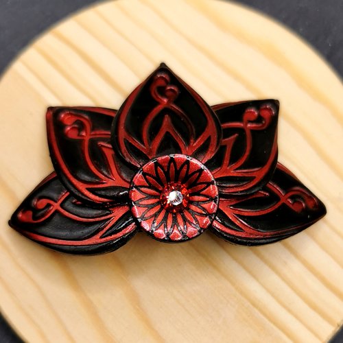 Barrette à cheveux lotus noir et rouge - bijou de cheveux original et fait main - gothique romantique