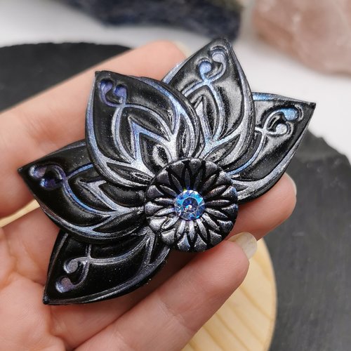Barrette à cheveux lotus noir et argent irisé - bijou de cheveux original et fait main - gothique romantique
