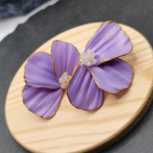 Boucles d'oreilles grandes fleurs mauves
