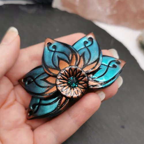 Barrette à cheveux fleur de lotus - bijou de cheveux original et fait main