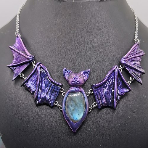 Collier articulé chauve souris, collier plastron en labradorite, bijou unique et gothique - halloween