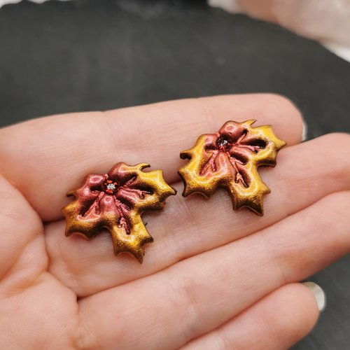 Puces d'oreilles feuilles - boucles d'oreilles d'automne - bijoux pour fée de la nature