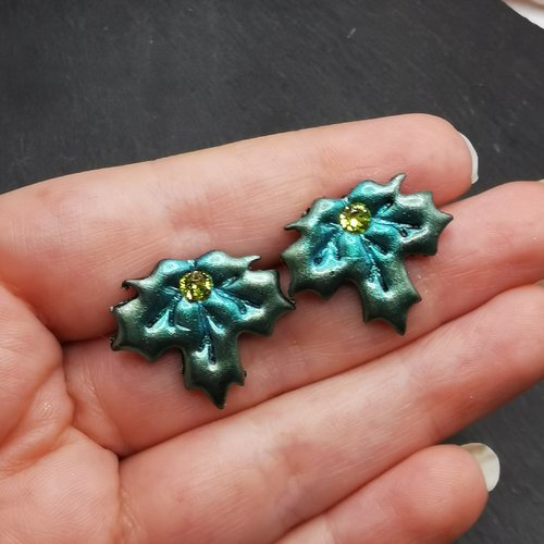 Puces d'oreilles feuilles - boucles d'oreilles d'automne - bijoux pour fée de la nature