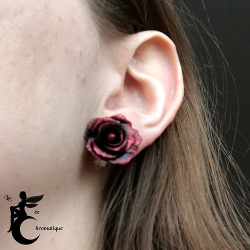 Boucles d'oreilles clips roses sombres - oreilles non percées - rose rouge - gothique romantique - saint valentin