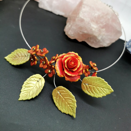 Collier Mariage Bohème Fleur Soie Rouge Blanc - Ajustable jusqu'à 45 cm