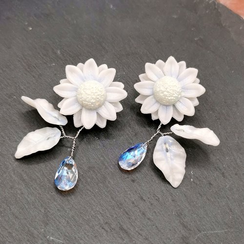 Boucles d'oreilles fleurs blanches - bijoux de mariage - mariée champêtre et romantique