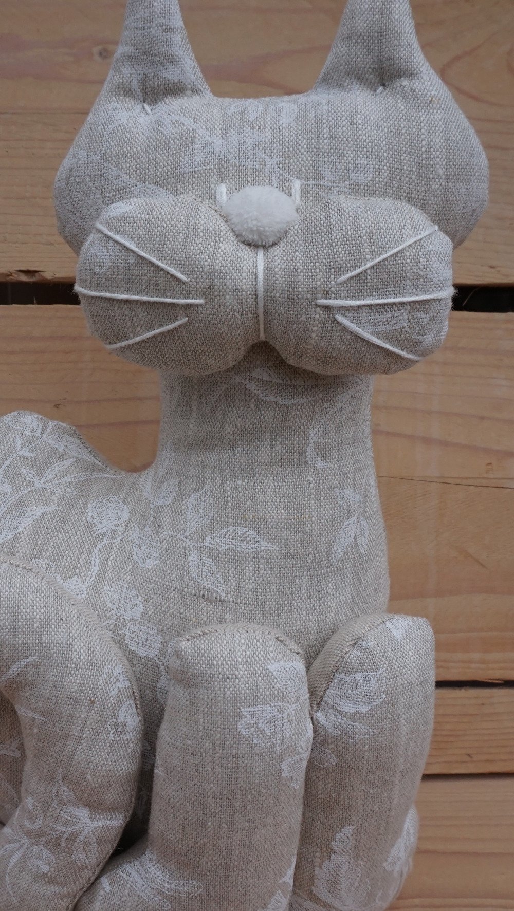 Cale Porte Chat A Faire Soi Meme Chat décoration cale-porte lin motifs oiseaux et fleurs ton blanc, fait en  bretagne, yeux et moustache brodés main - Un grand marché