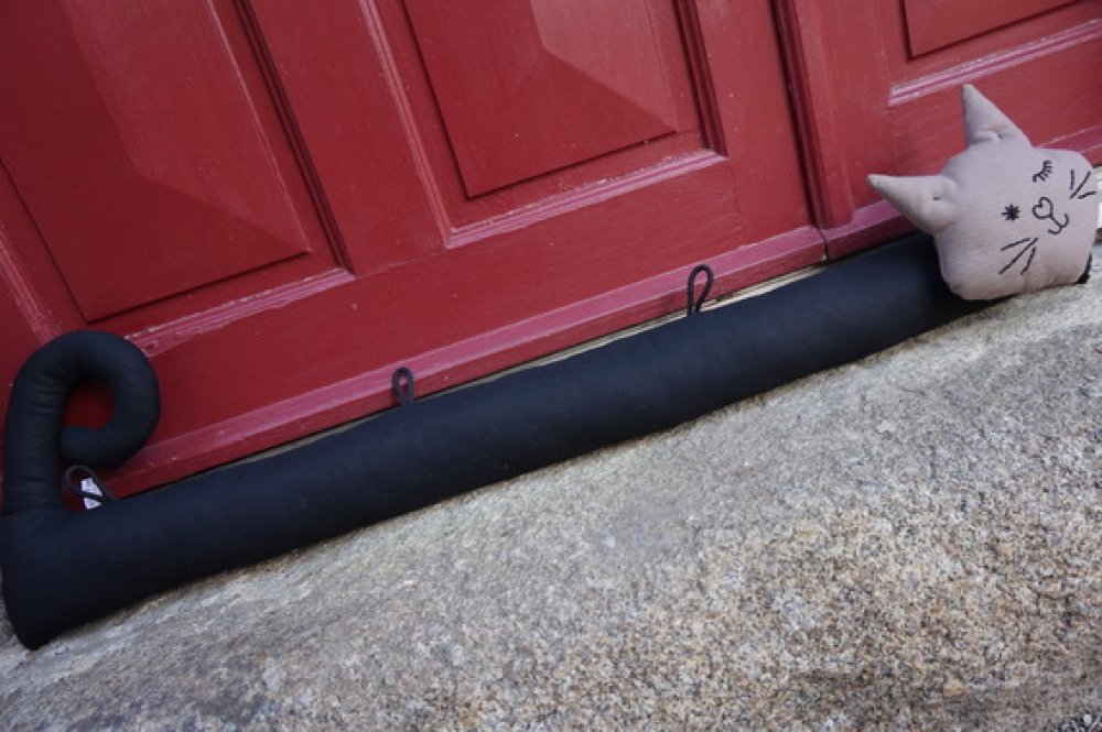 Chat Boudin De Porte Noir Tete Inclinee Clin D Oeil Brode Main Un Grand Marche