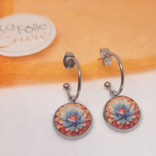 Boucles d'oreilles type créoles cabochon verre motif rosace effet 3d