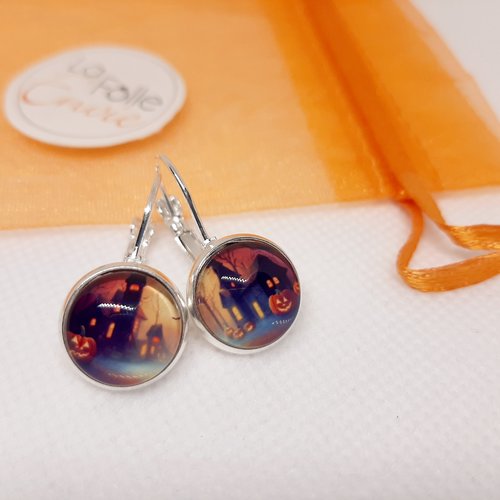 Boucles d'oreilles dormeuses argent cabochon verre motif scène d'halloween