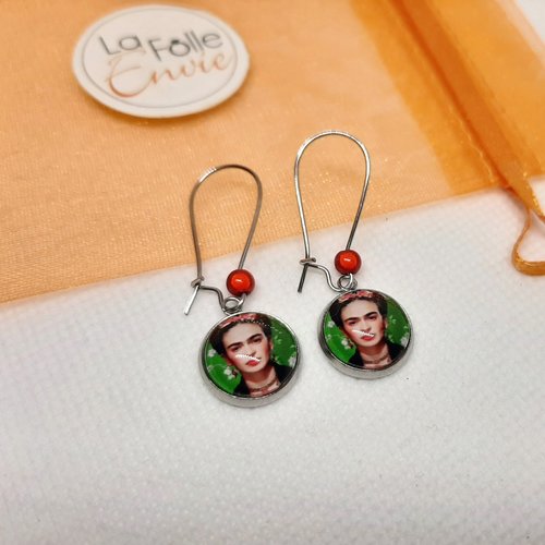 Boucles d'oreilles pendantes cabochon verre motif frida kahlo
