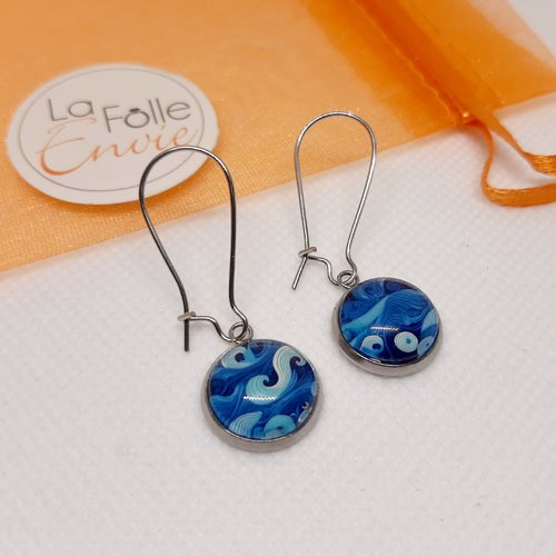 Boucles d'oreilles pendantes cabochon verre motif vagues bleues