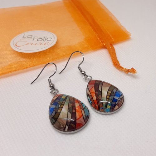 Boucles d'oreilles  dépareillées goutte d'eau pendantes cabochon verre motif esprit vitraux