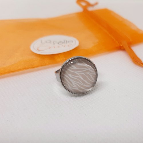 Bague ajustable cabochon en verre motif zèbre beige